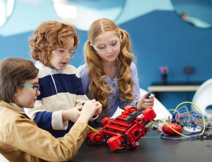 Robotics Classes for Kids in Dubai